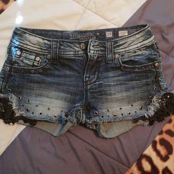 Miss Me Pants - Miss Me Signature Cutoff Shorts Size 25